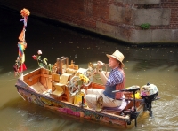 Canal Musician