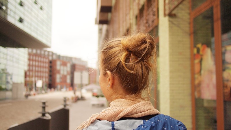 Studemt in the streets of amsterdam