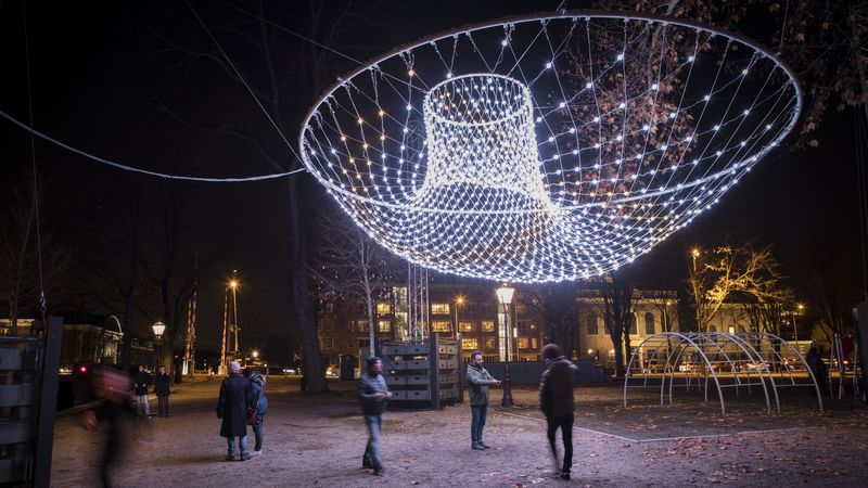 dôme suspendu festival de lumière d'amsterdam