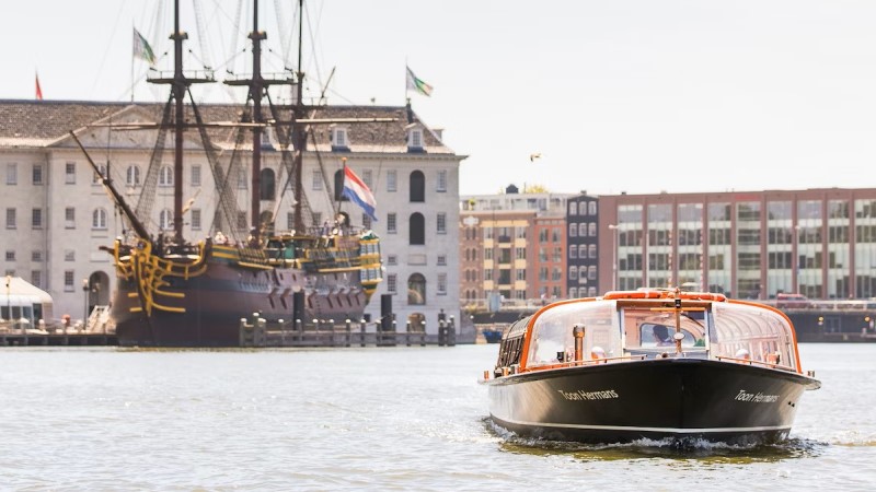 Amsterdam canal cruise during day 5