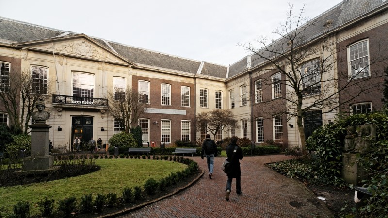 university of amsterdam law faculty building